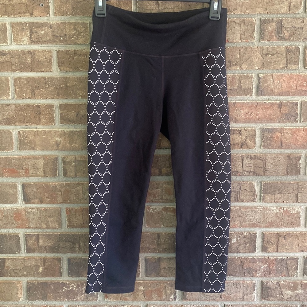 Athleta black patterned yoga/exercise capri length pants by Athleta -12